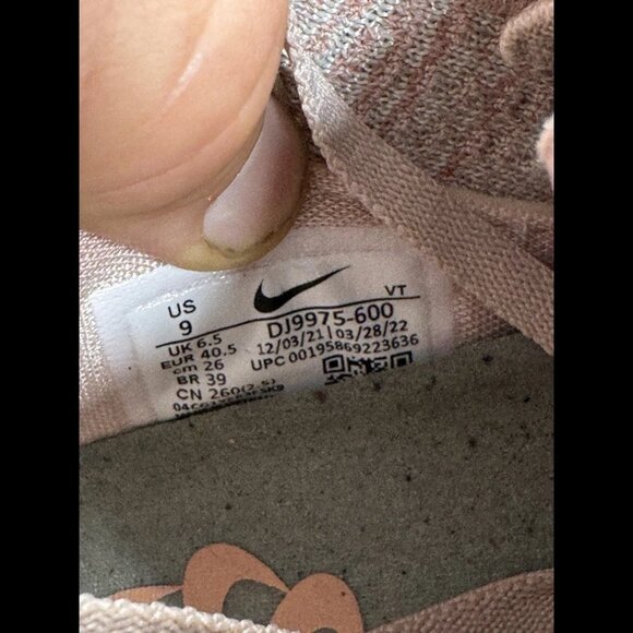 Size 9 - Nike Women’s‎ Air VaporMax 2022 Flyknit Shoes Pink Oxford DJ9975-600 - Picture 7 of 8